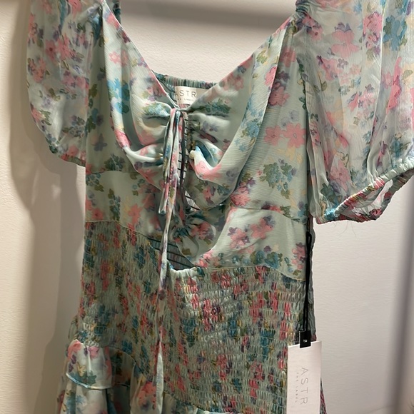 ASTR THE LABEL | GARLAND FLORAL DRESS - Picture 3 of 6